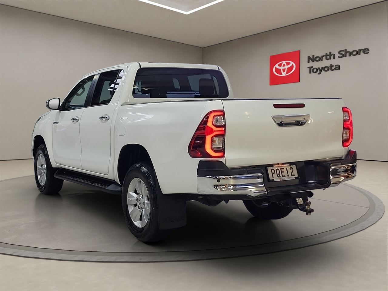 Vehicle image 5