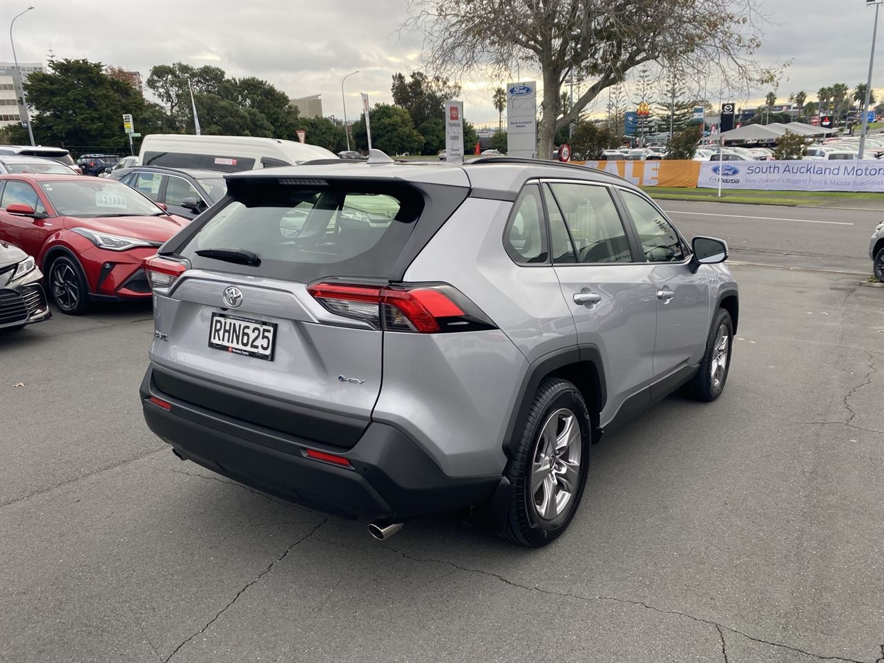 Vehicle image 3