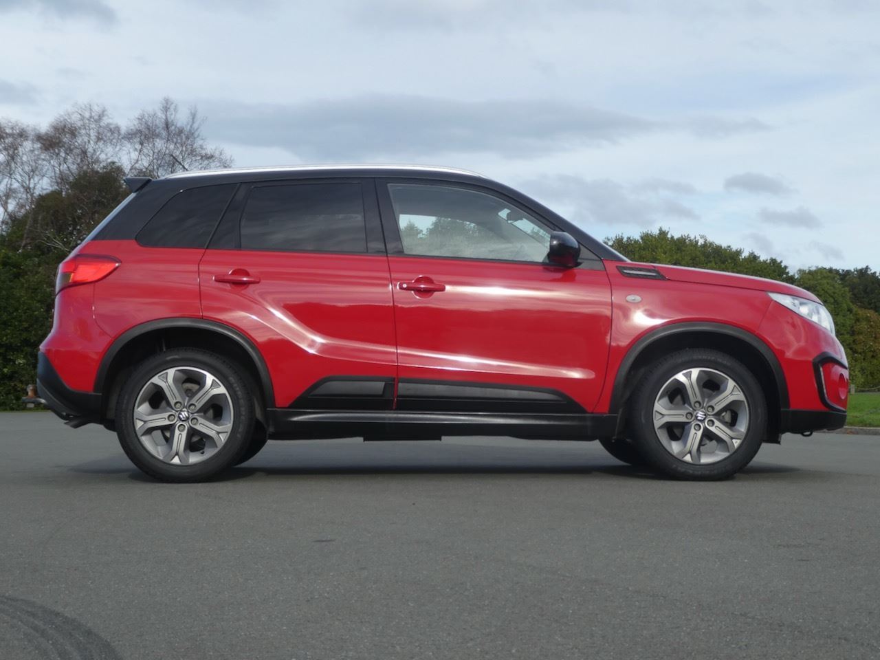 Vehicle image 4