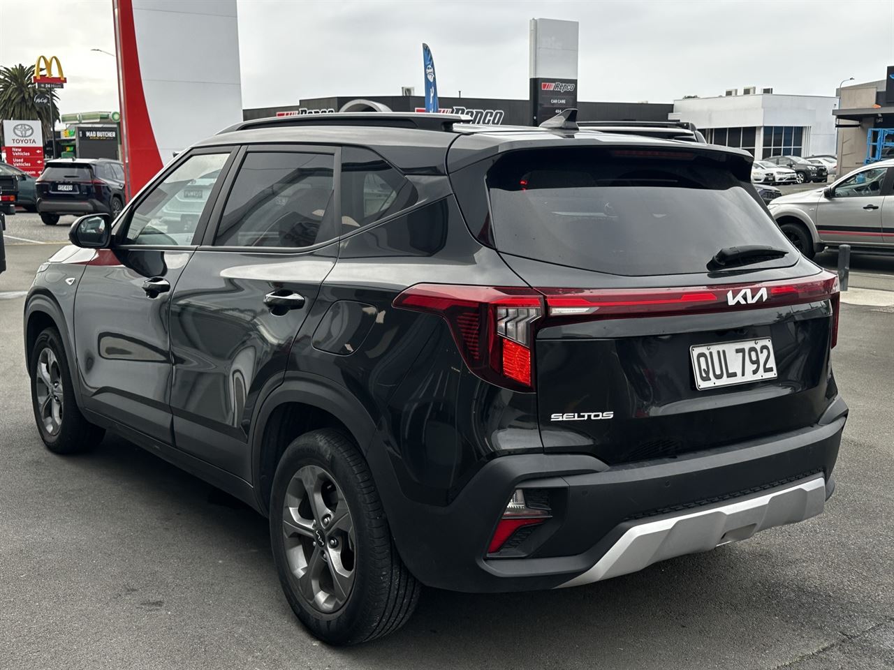 Vehicle image 5