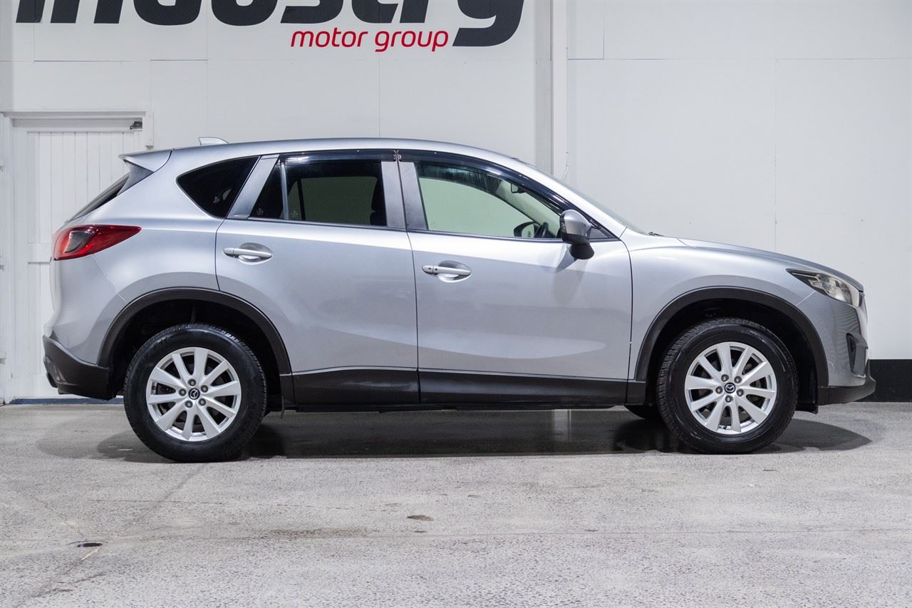Vehicle image 5
