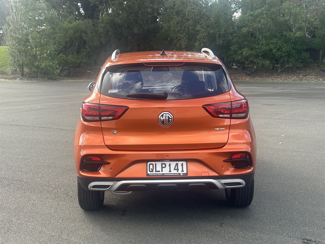 Vehicle image 3
