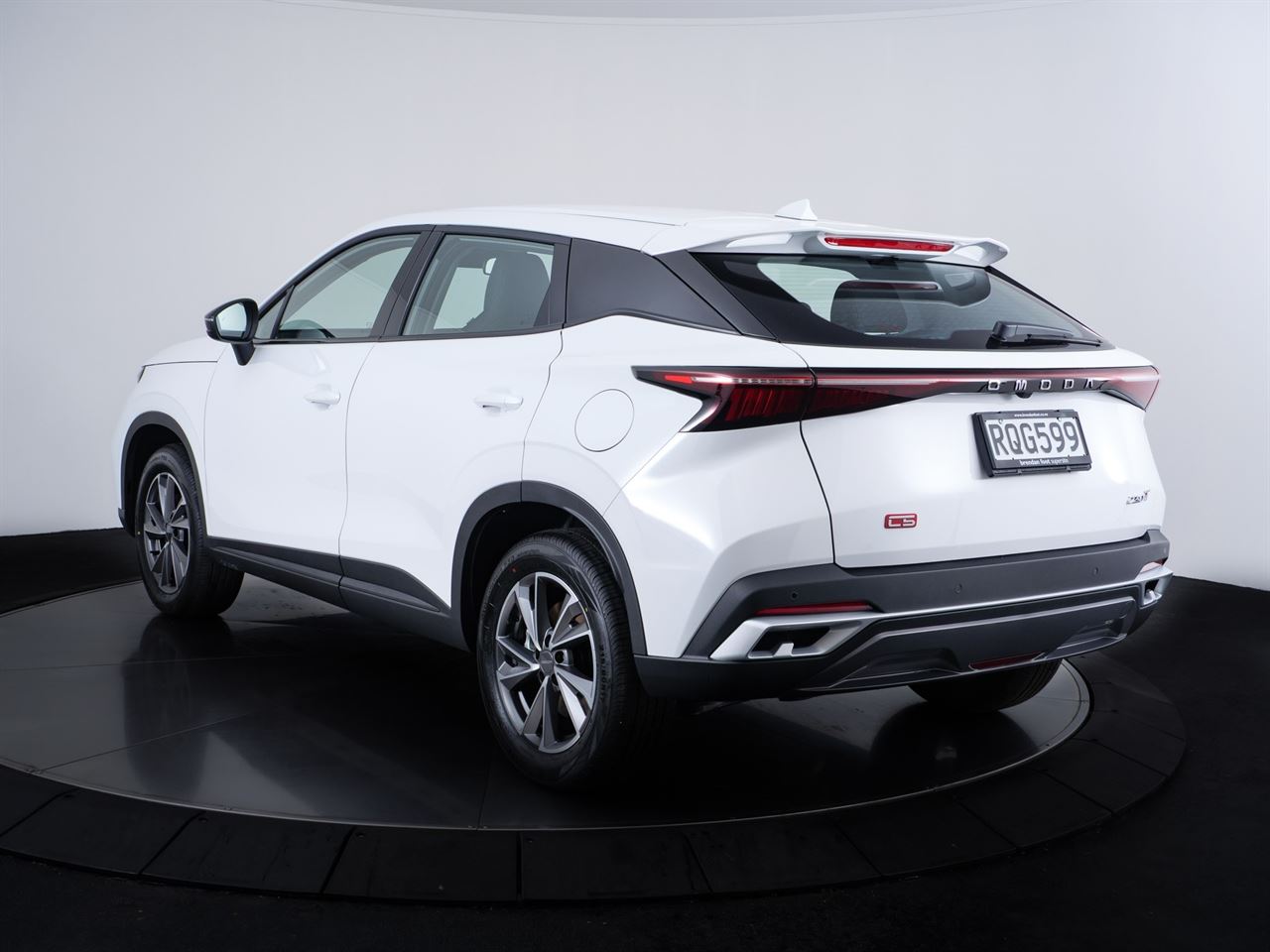 Vehicle image 5