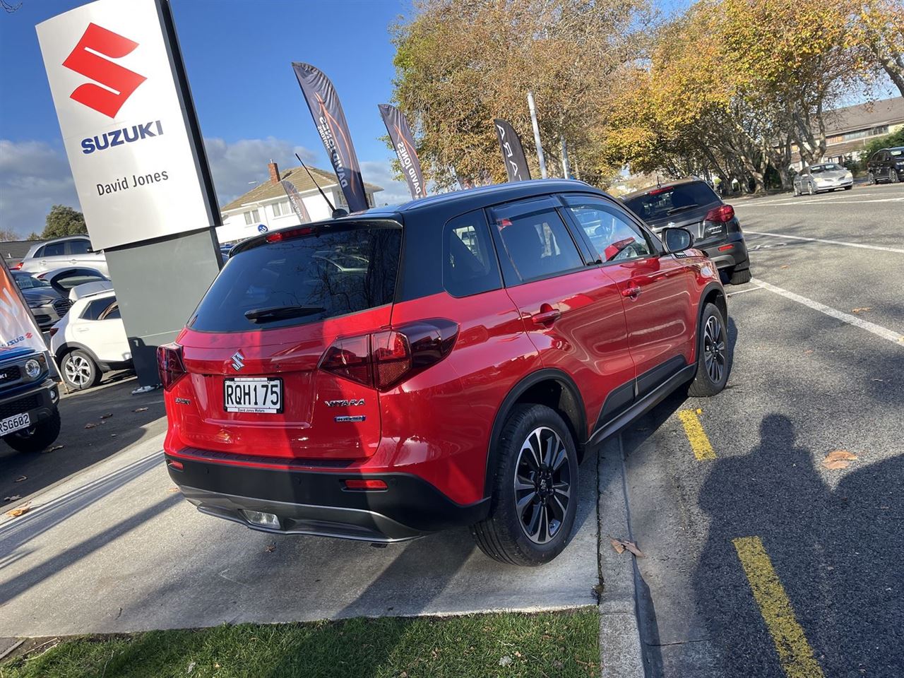 Vehicle image 5