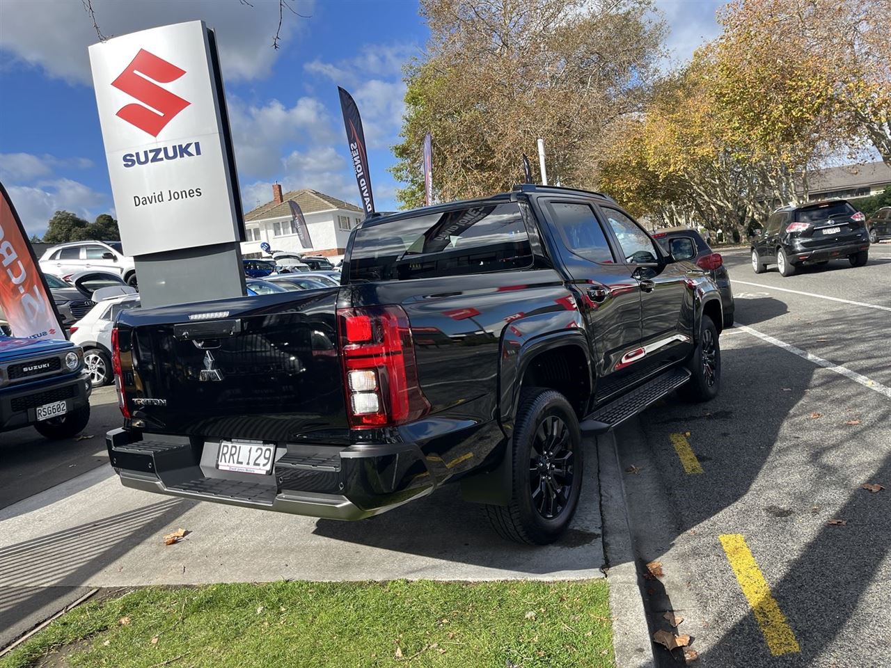Vehicle image 5