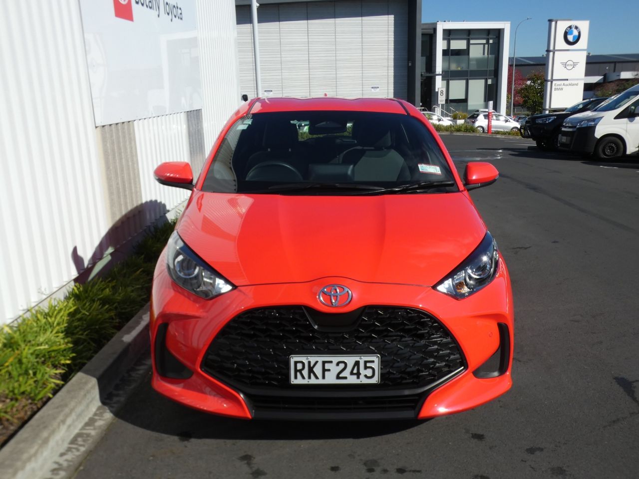 Vehicle image 3