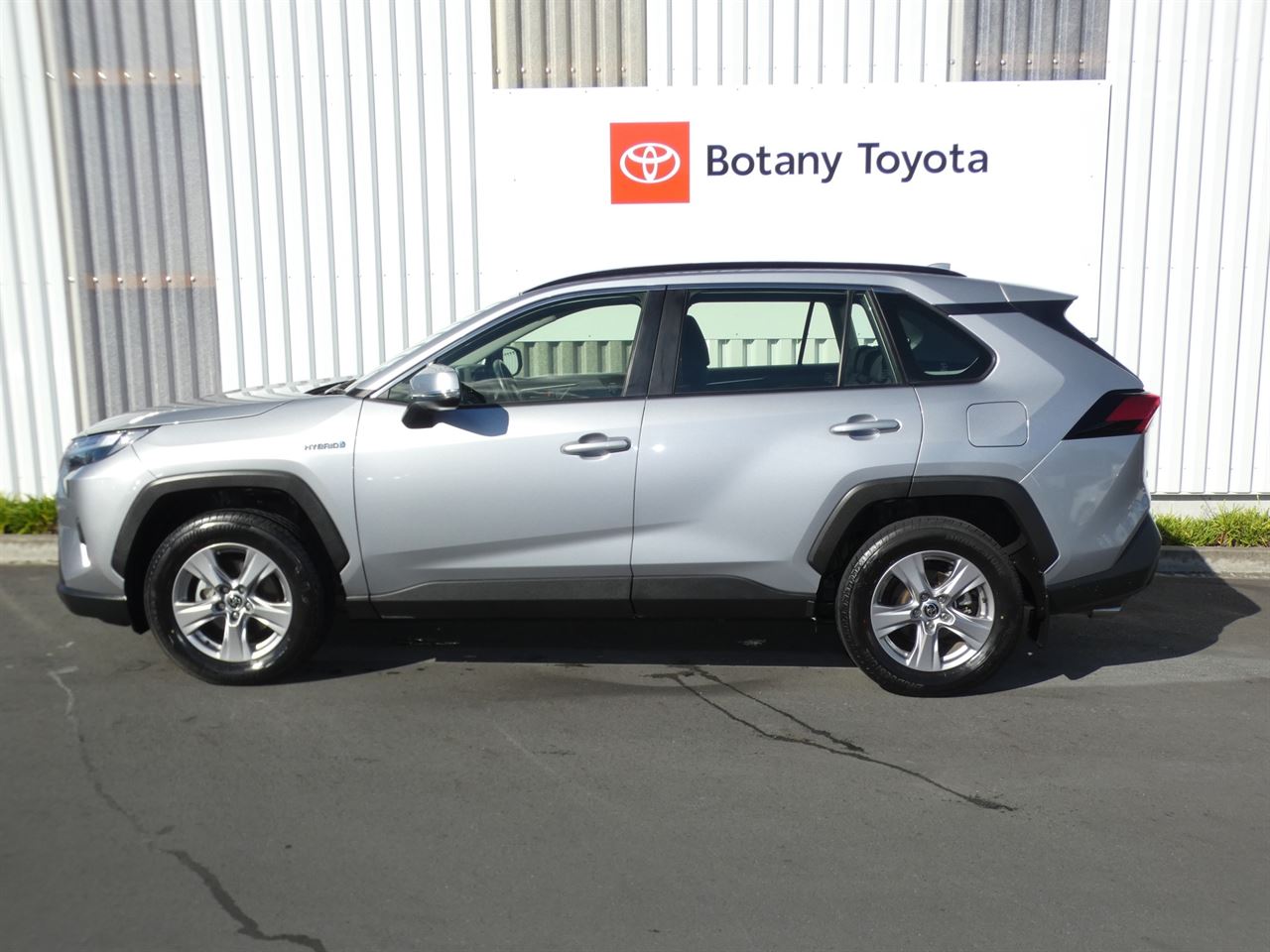 Vehicle image 5