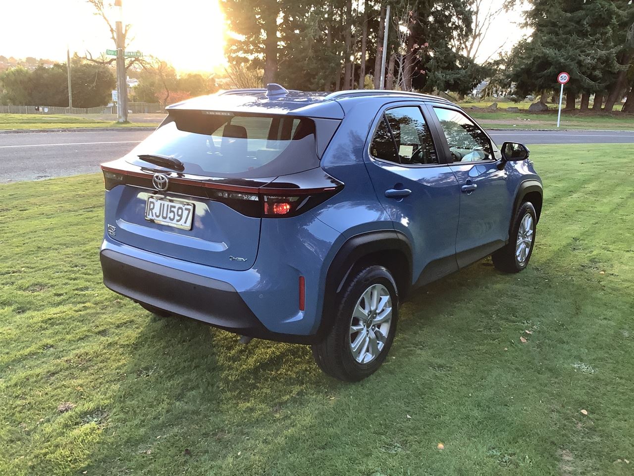 Vehicle image 5