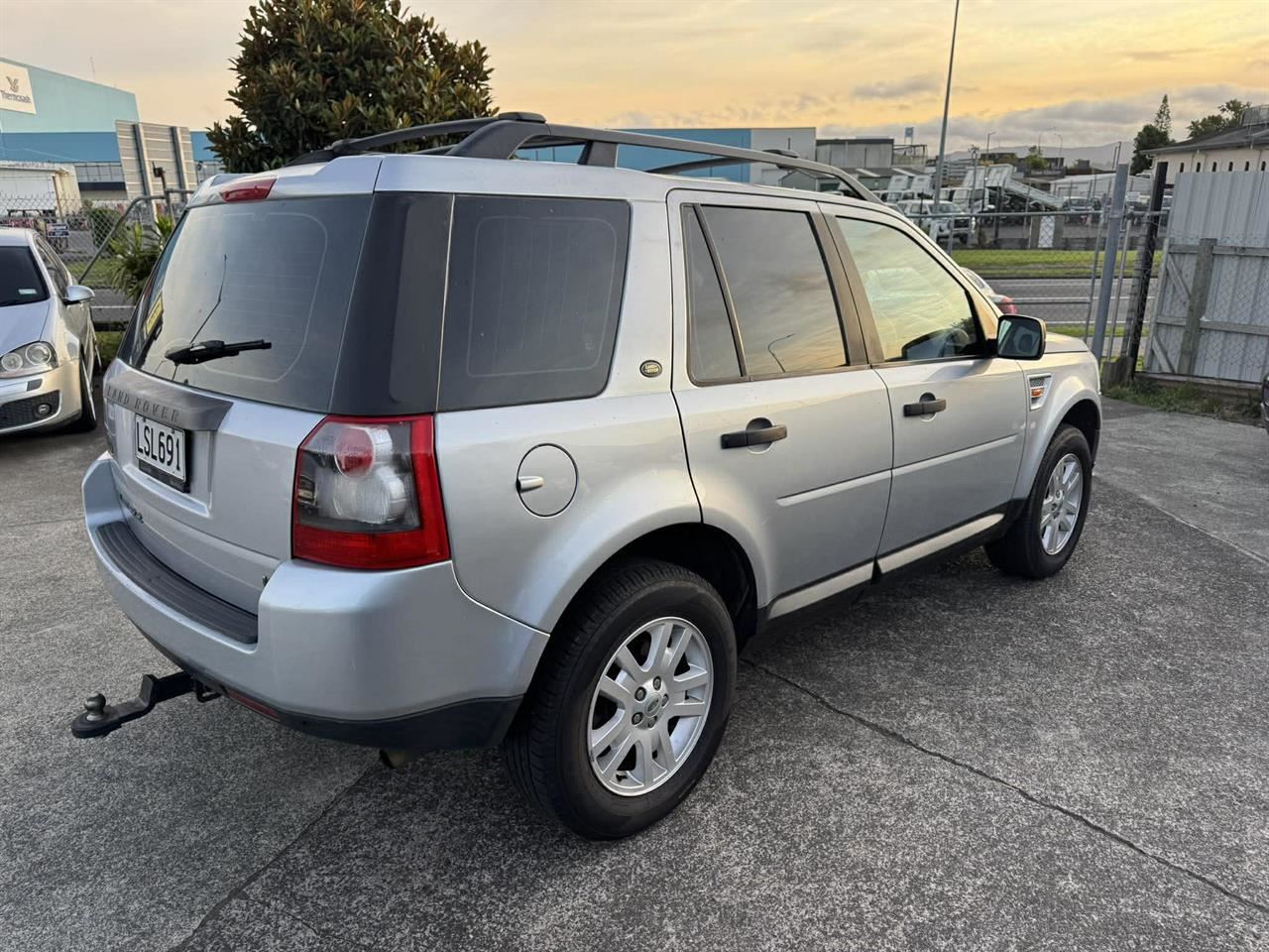 Vehicle image 5
