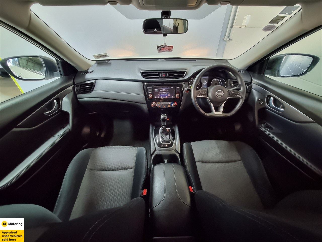 Vehicle image 3