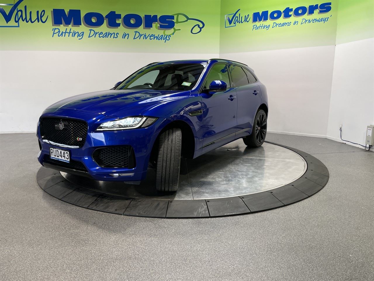 Vehicle image 3