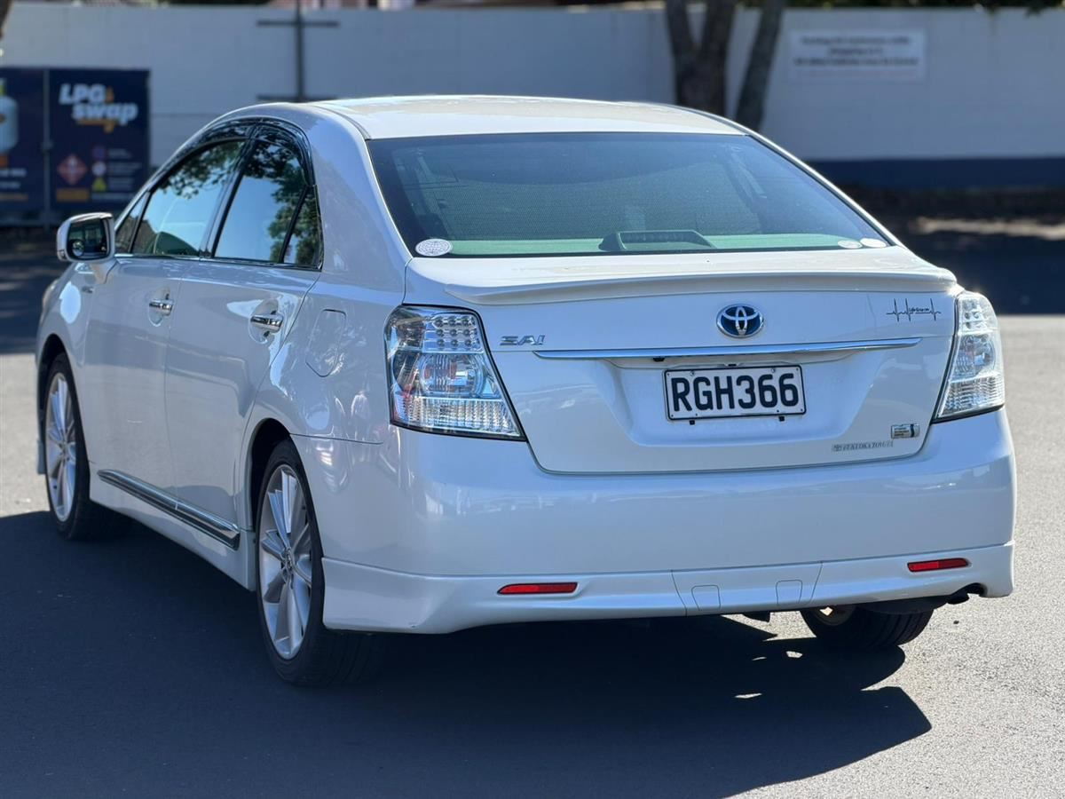 Vehicle image 4