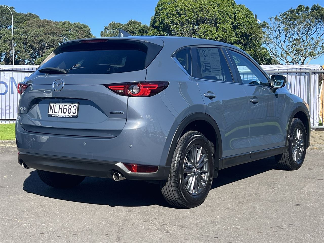 Vehicle image 5