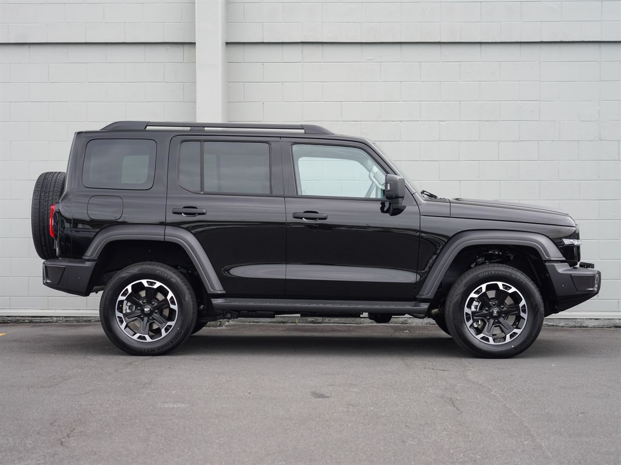Vehicle image 3
