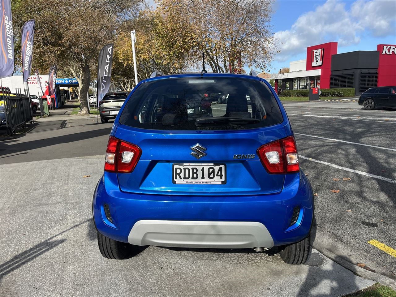 Vehicle image 5