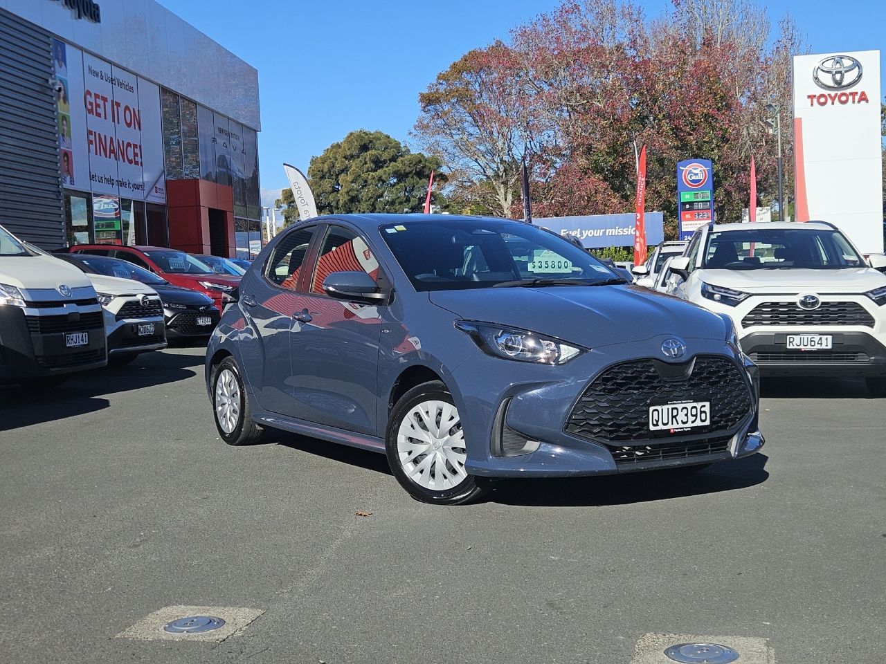 Vehicle image 5