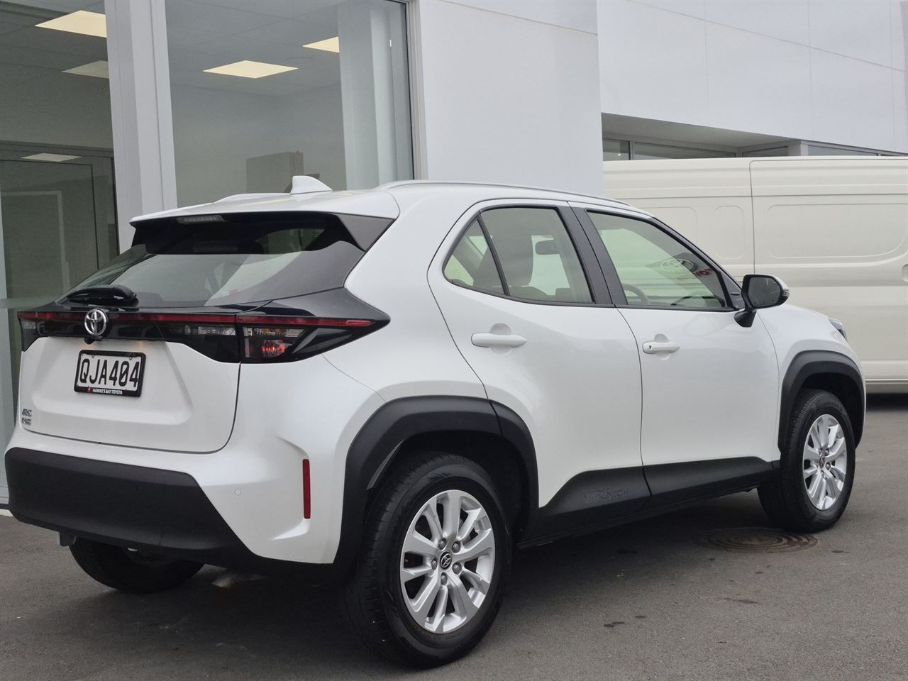 Vehicle image 3