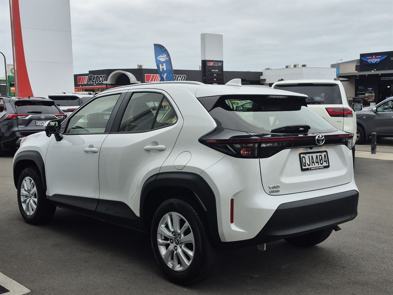 Vehicle image 5