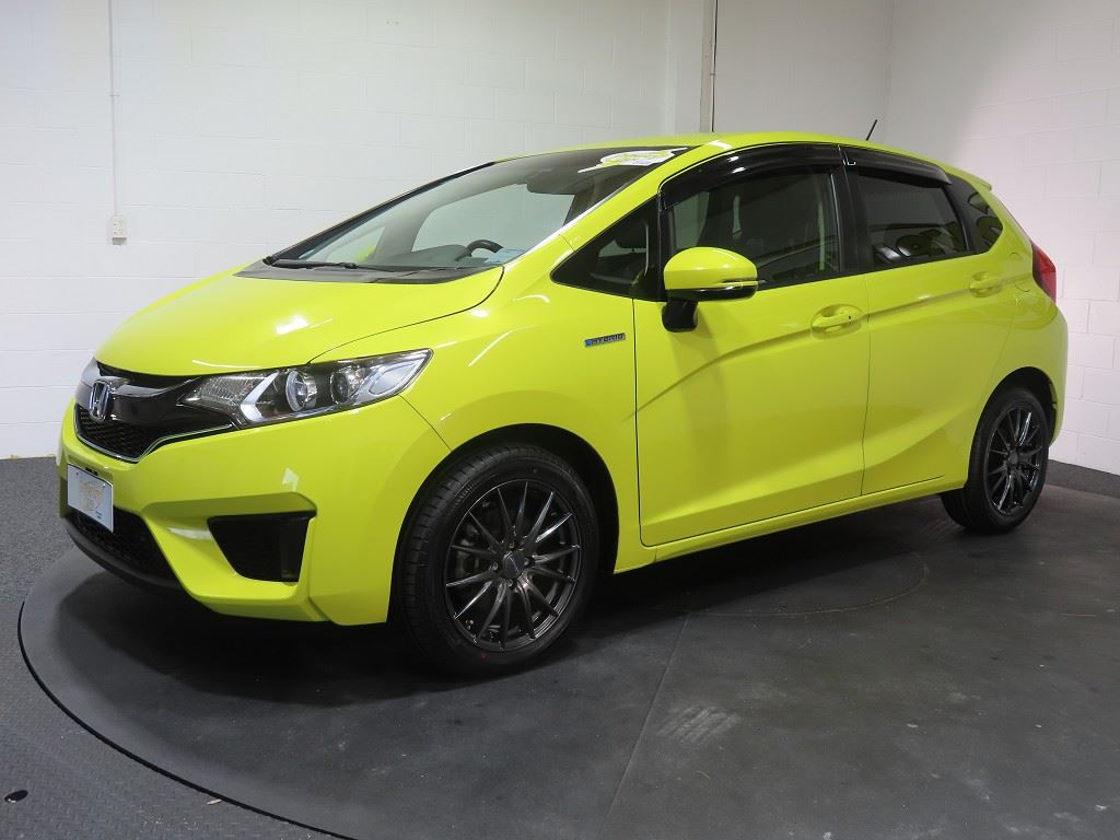 Vehicle image 3