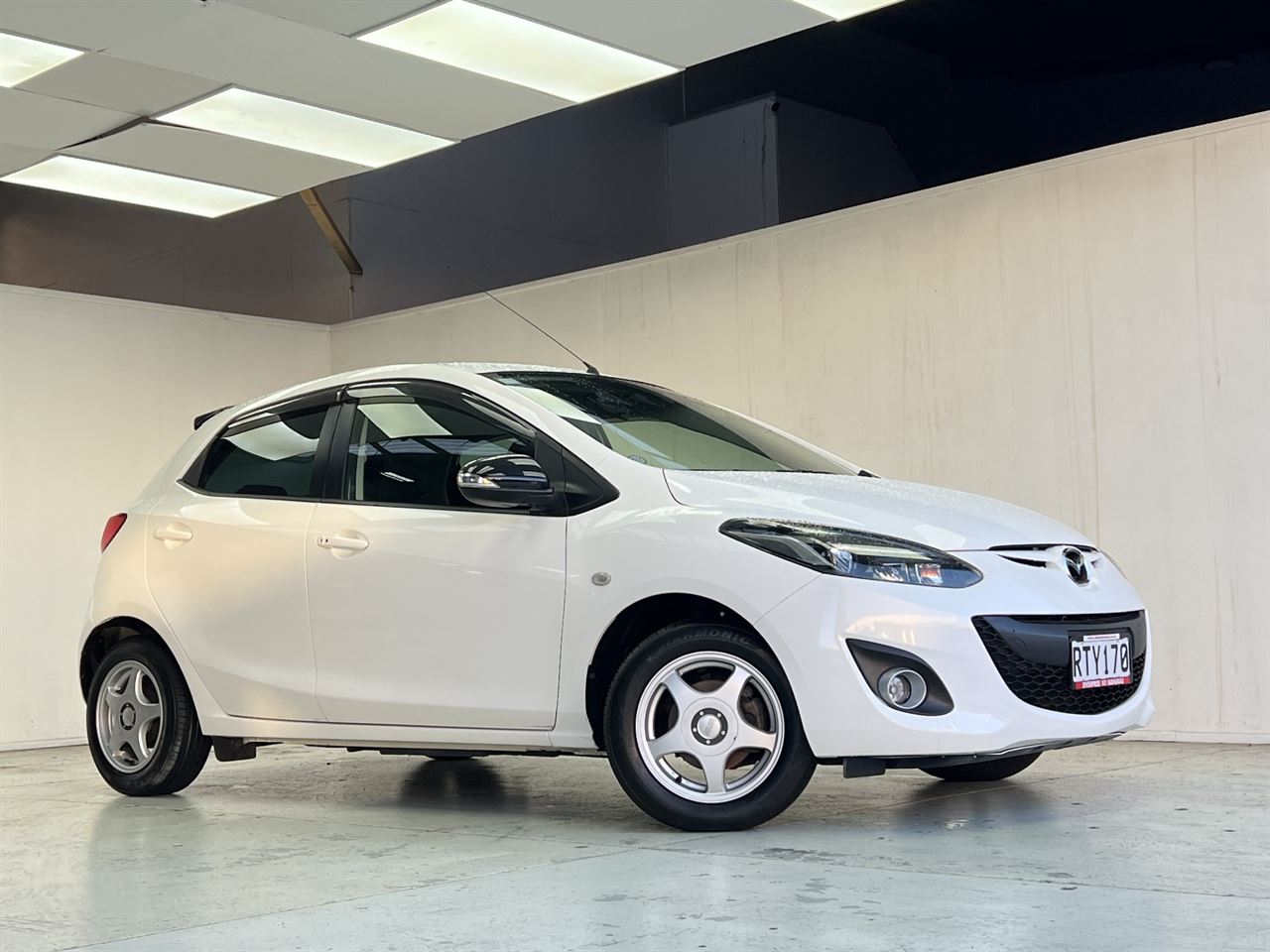 Vehicle image 4