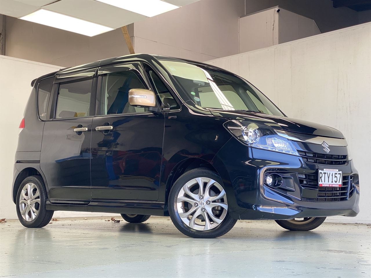Vehicle image 4
