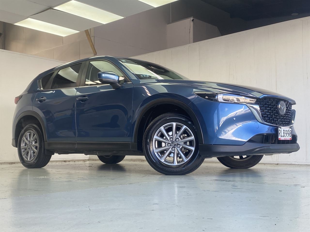 Vehicle image 5