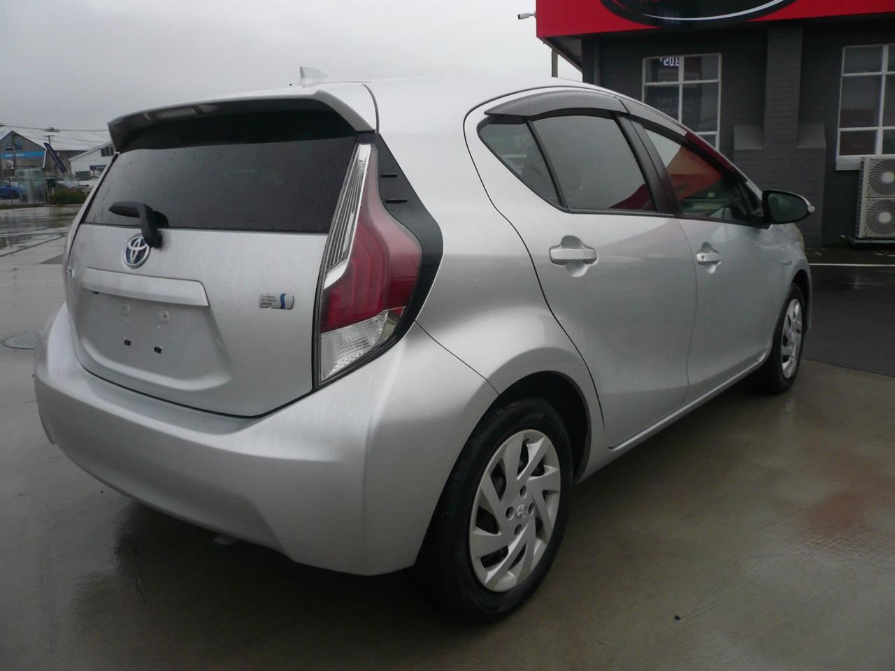 Vehicle image 4