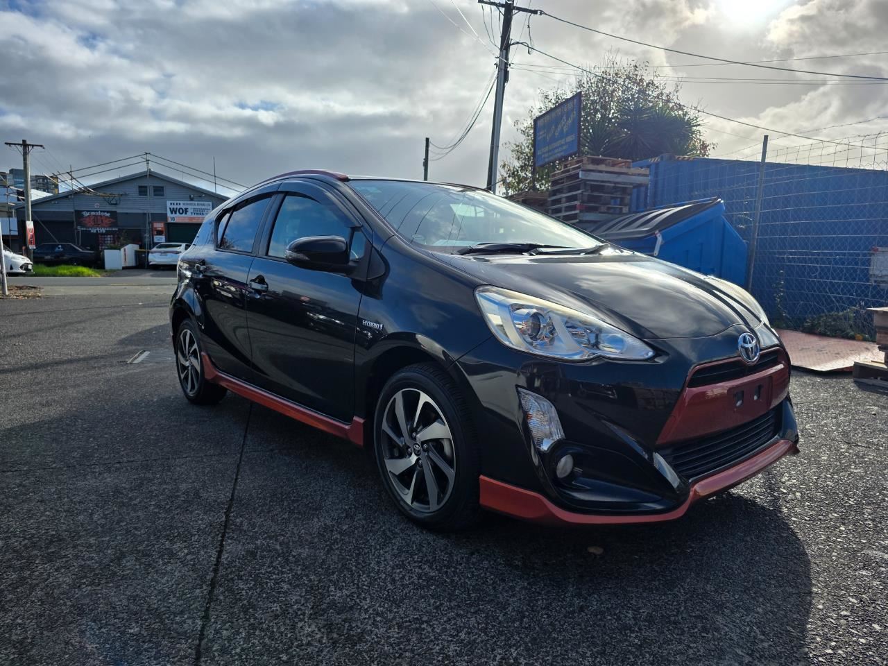 Vehicle image 4
