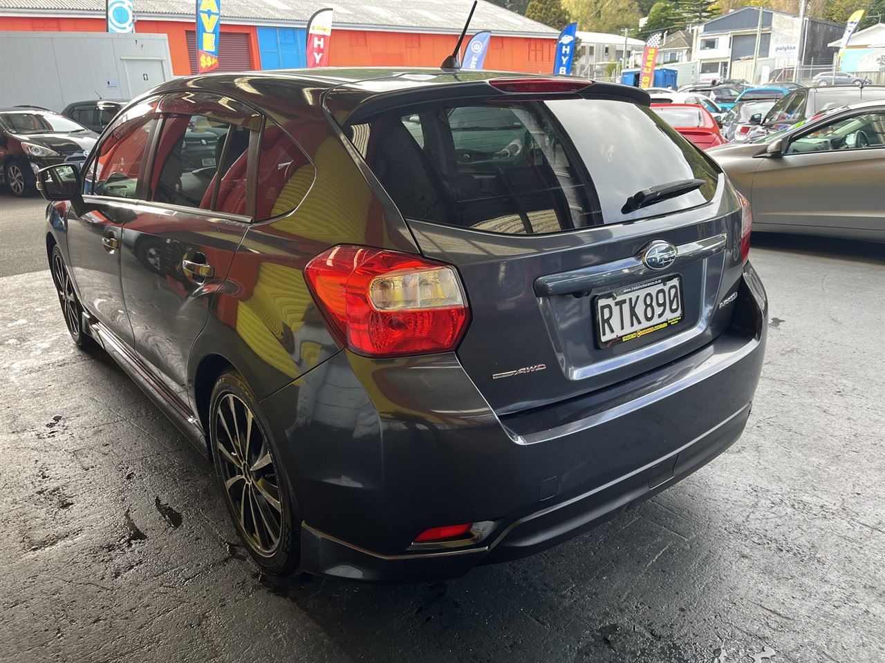 Vehicle image 4
