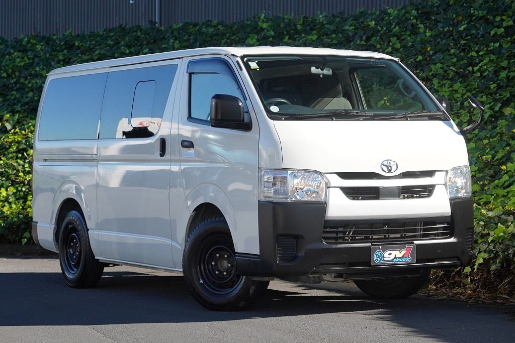 Vehicle image 5