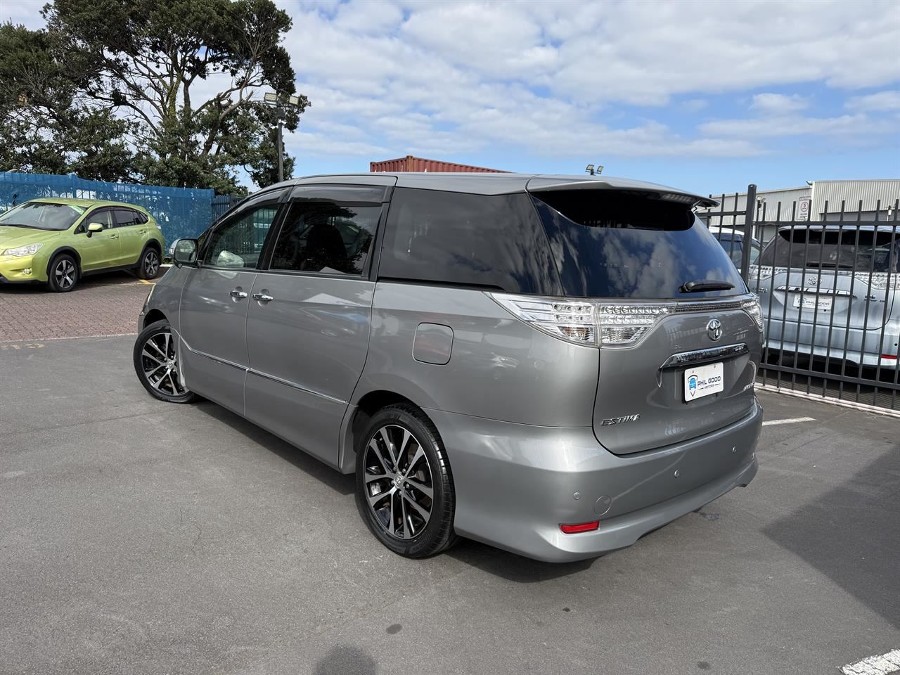 Vehicle image 4