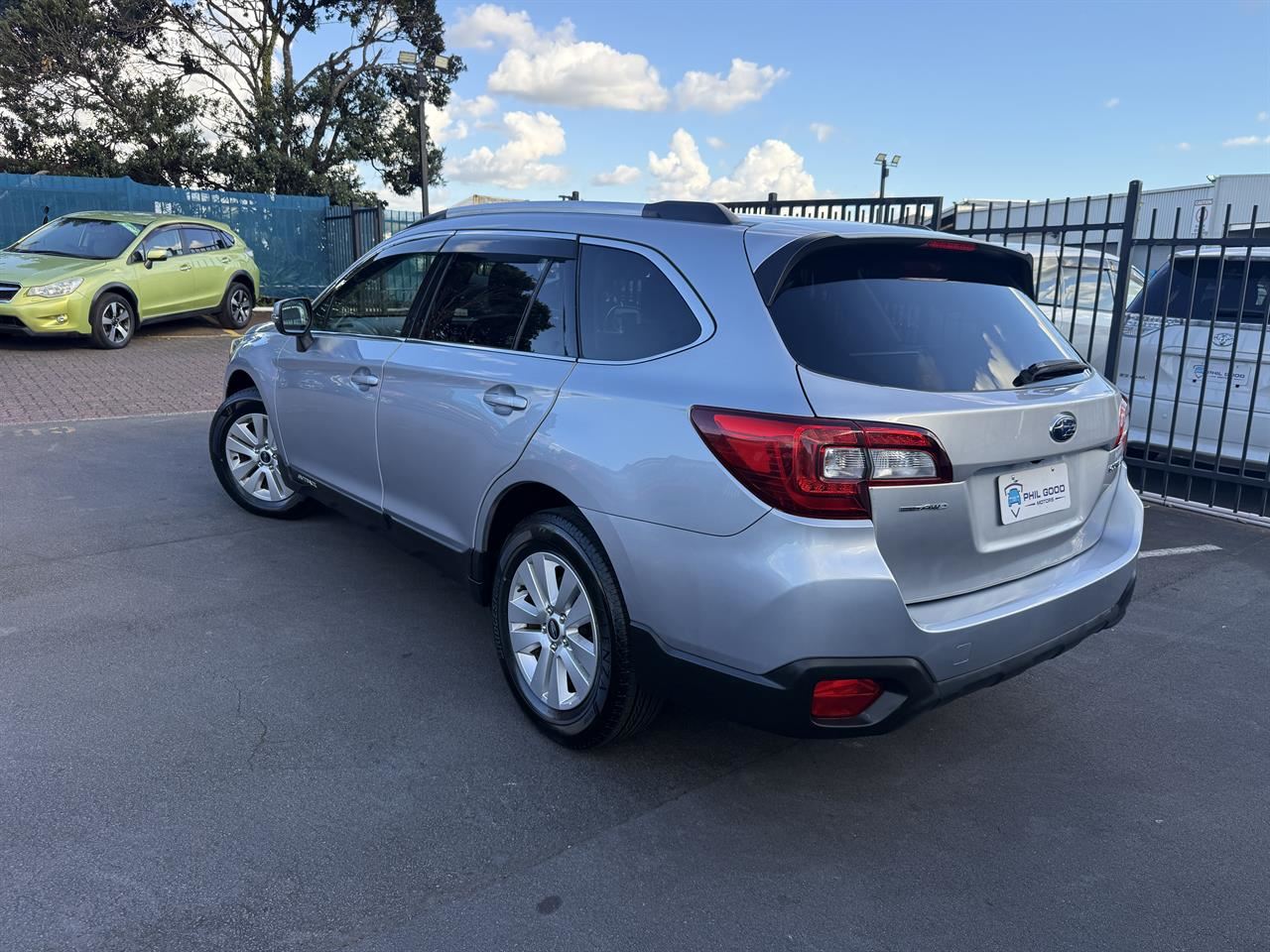 Vehicle image 4