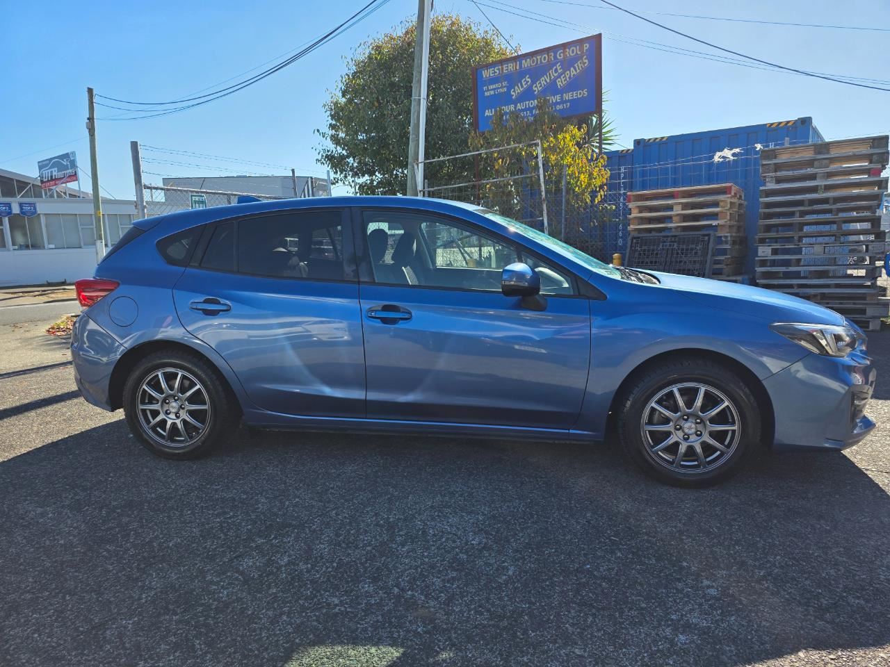 Vehicle image 5