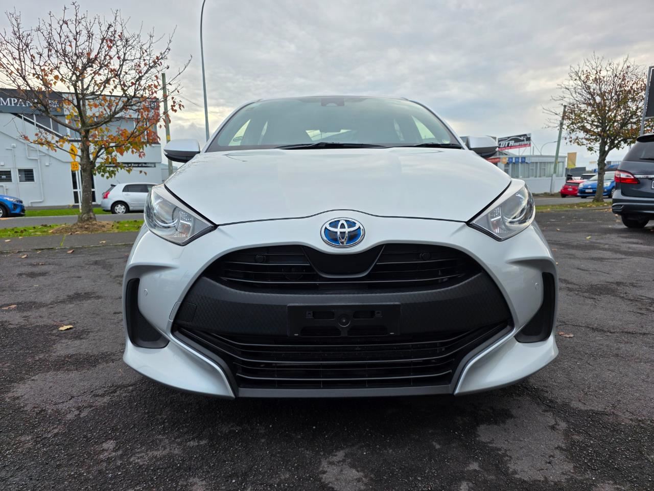 Vehicle image 3
