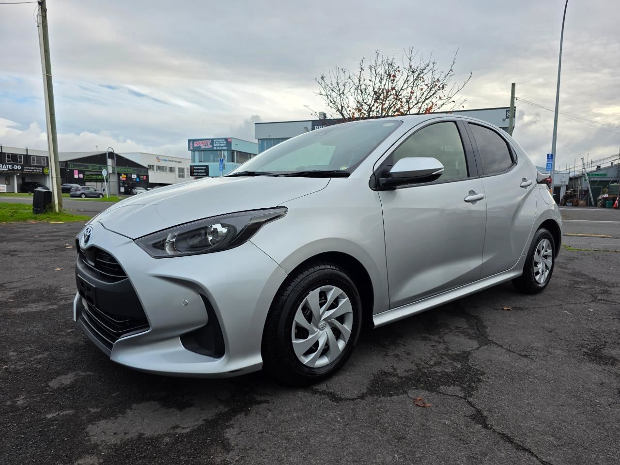 Vehicle image 4