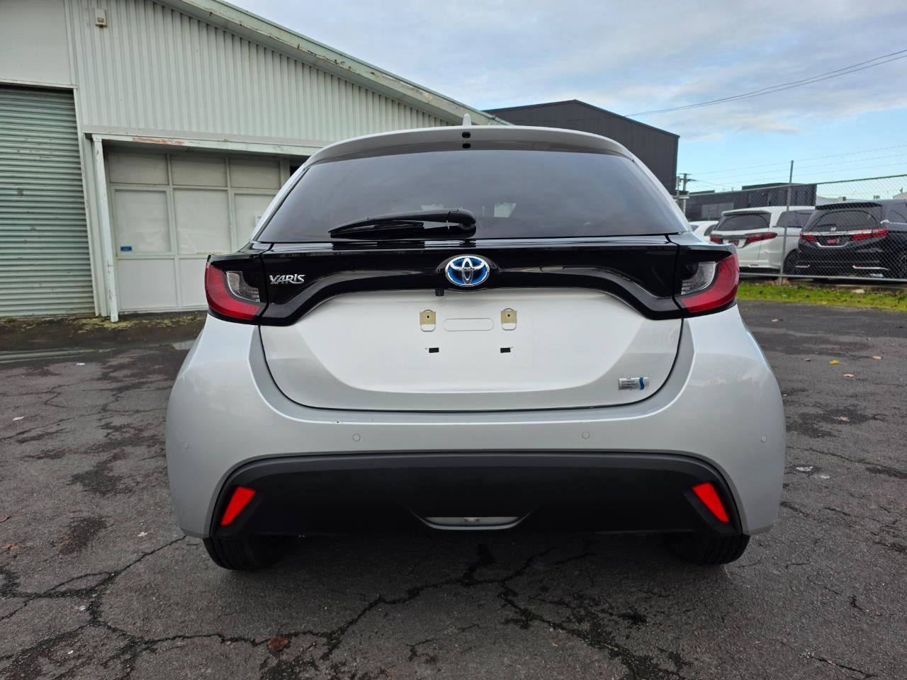 Vehicle image 5