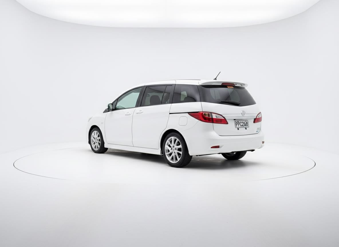 Vehicle image 5