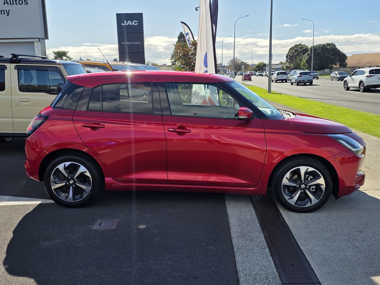 Vehicle image 4