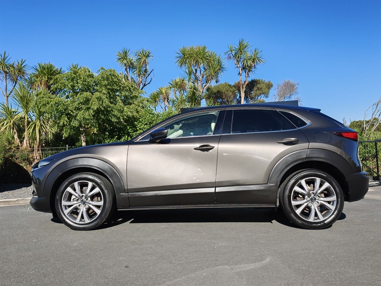 Vehicle image 4