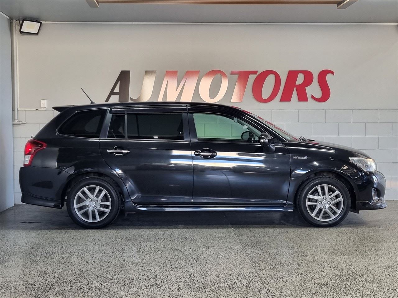 Vehicle image 5