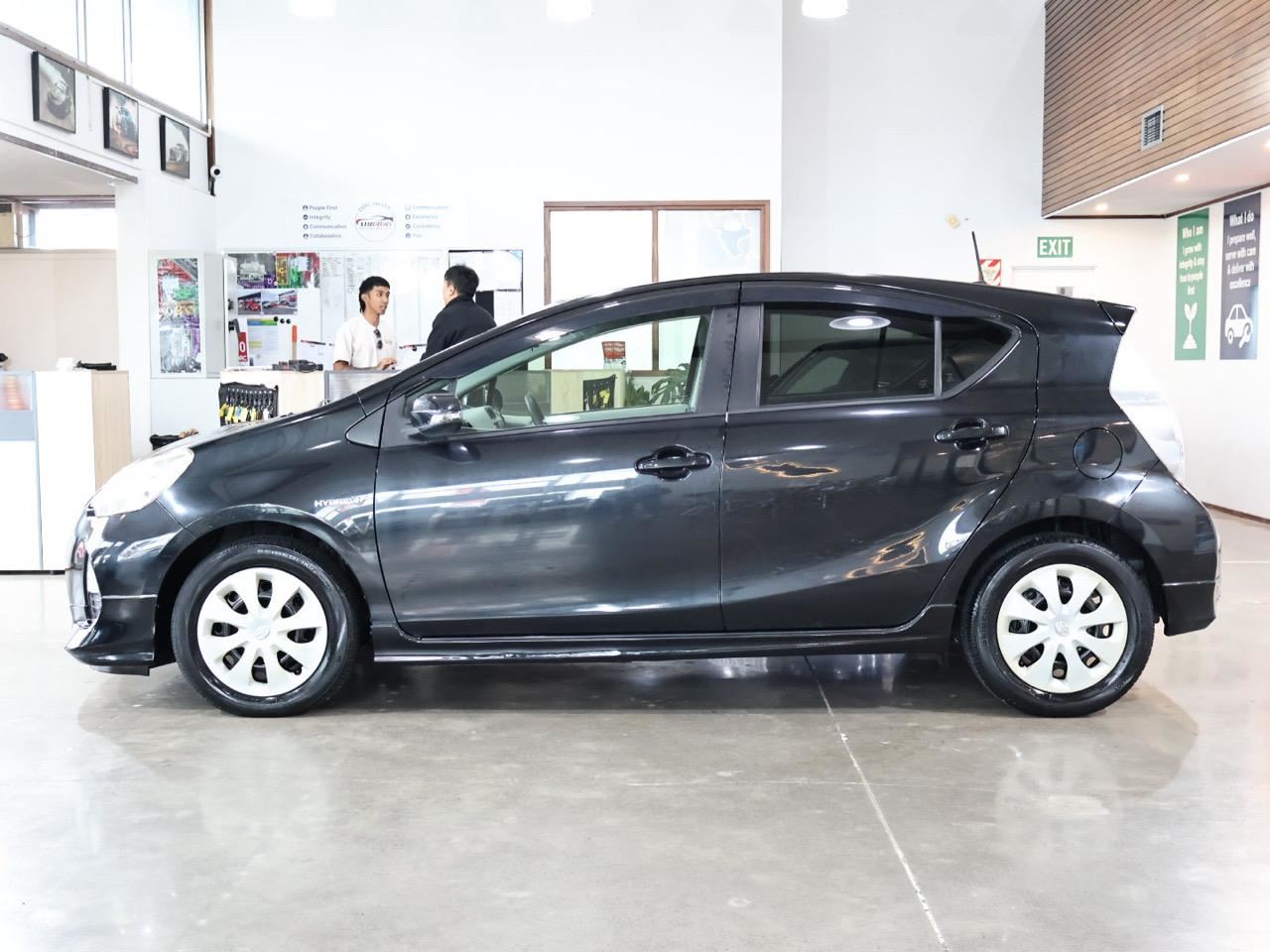 Vehicle image 5