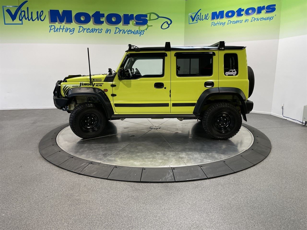 Vehicle image 4