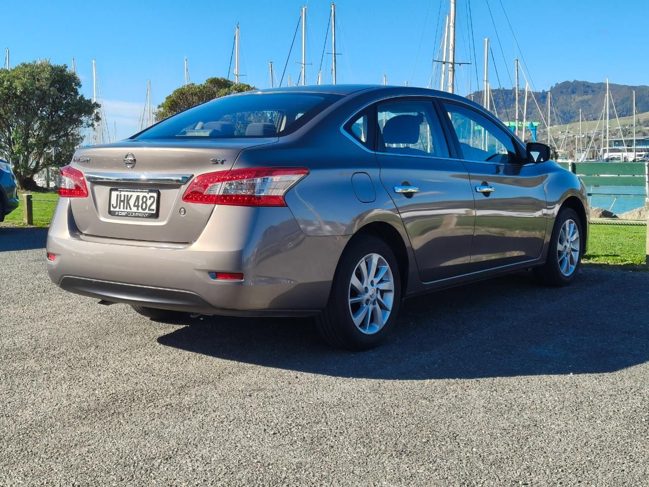 Vehicle image 3