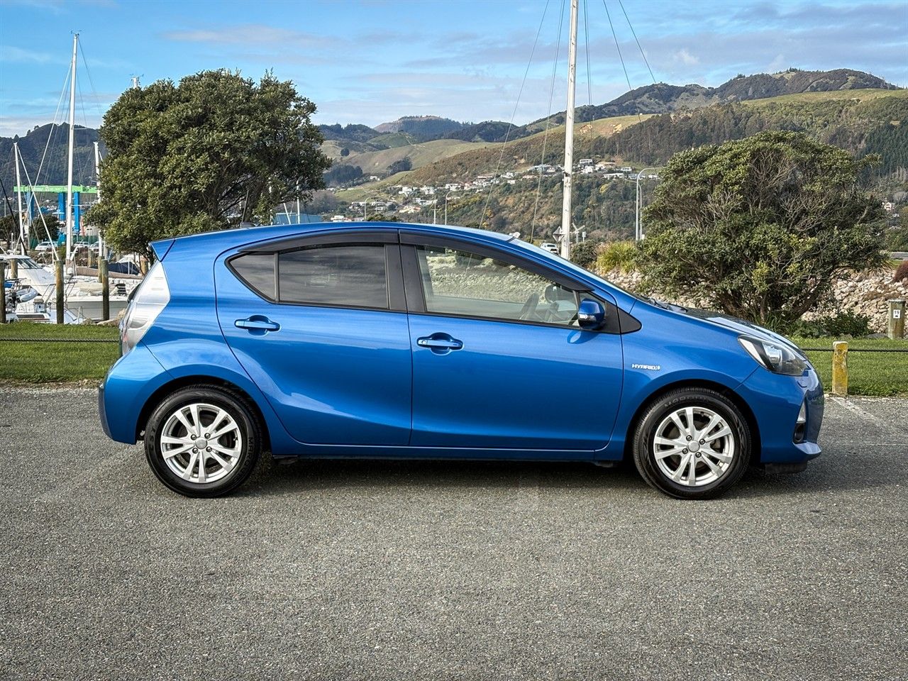 Vehicle image 3