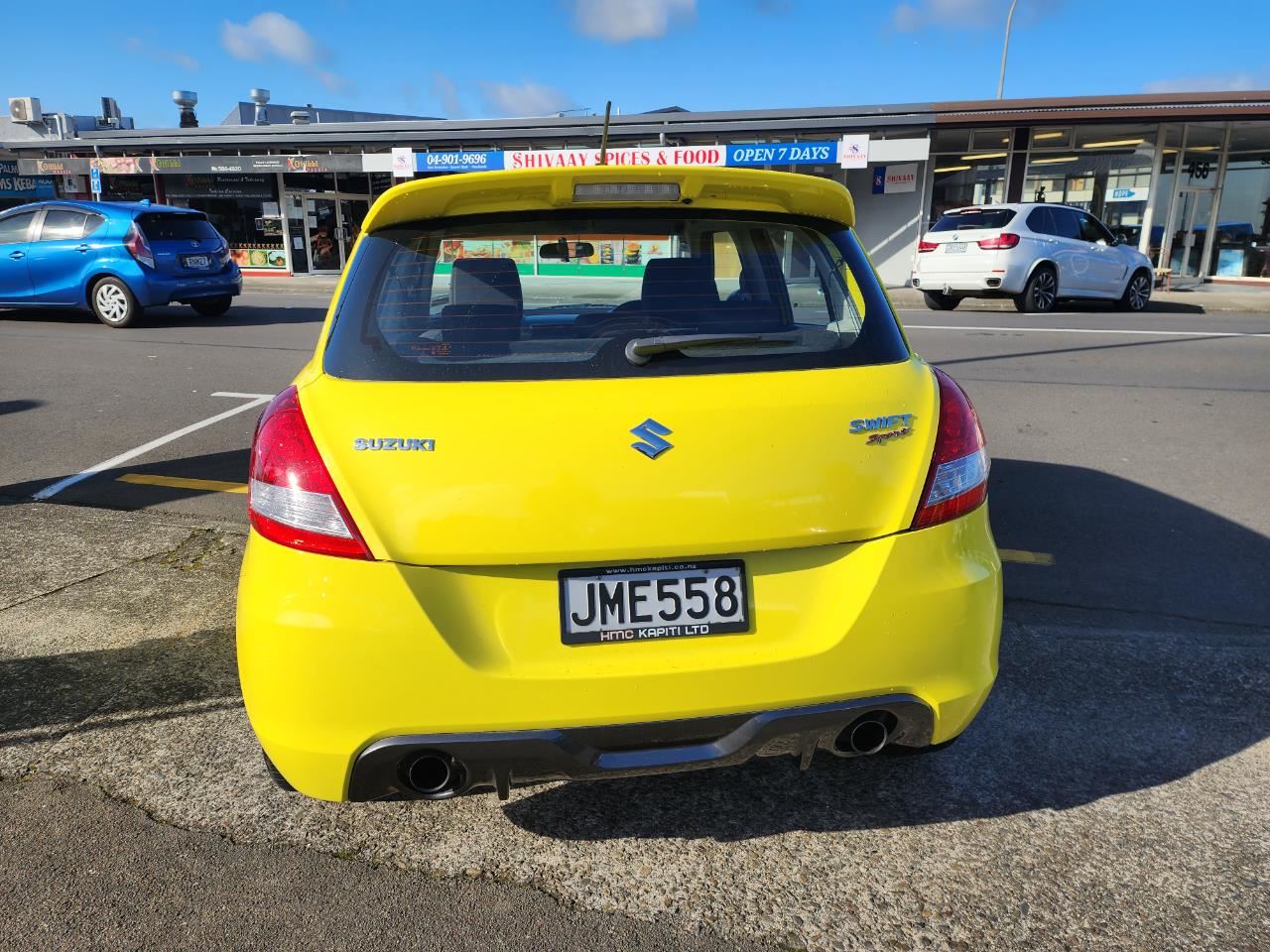 Vehicle image 4
