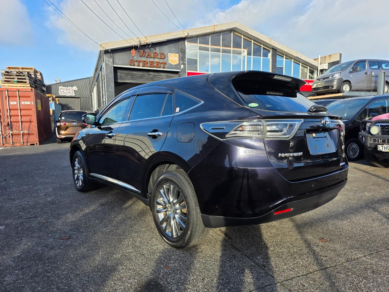 Vehicle image 5
