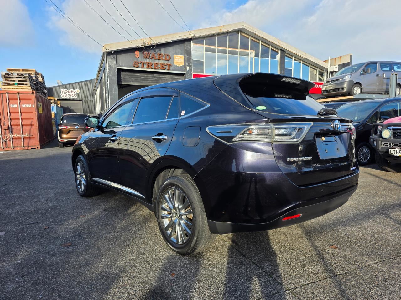 Vehicle image 5