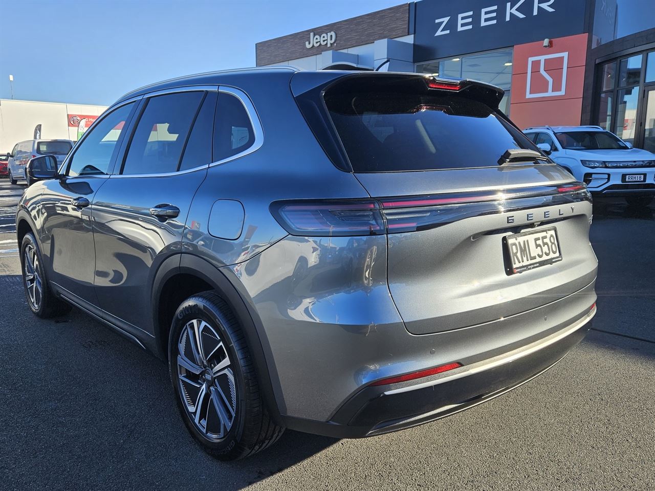 Vehicle image 5