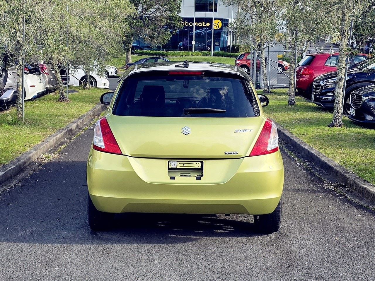 Vehicle image 4