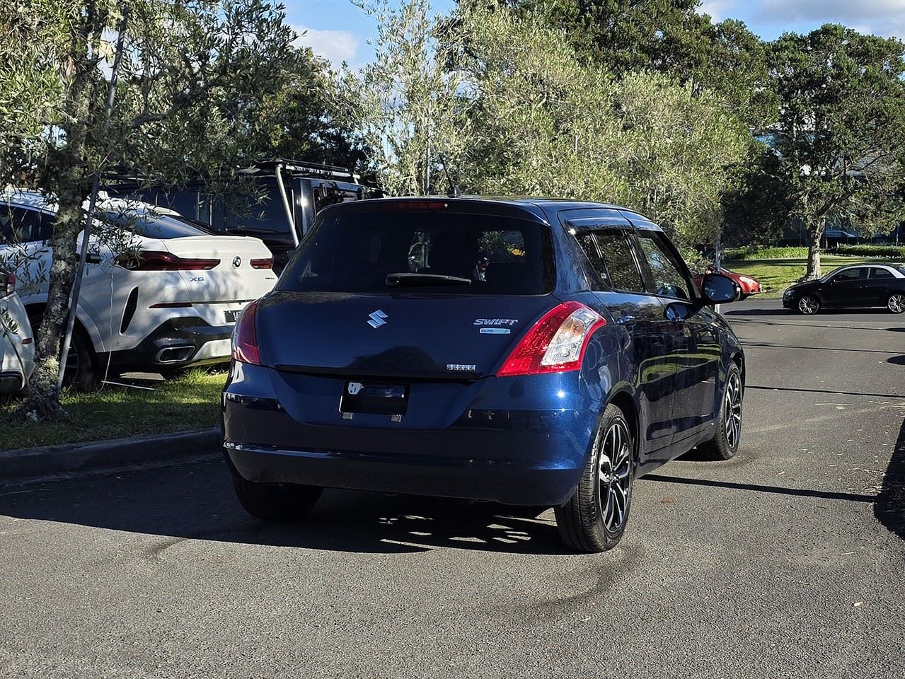 Vehicle image 3